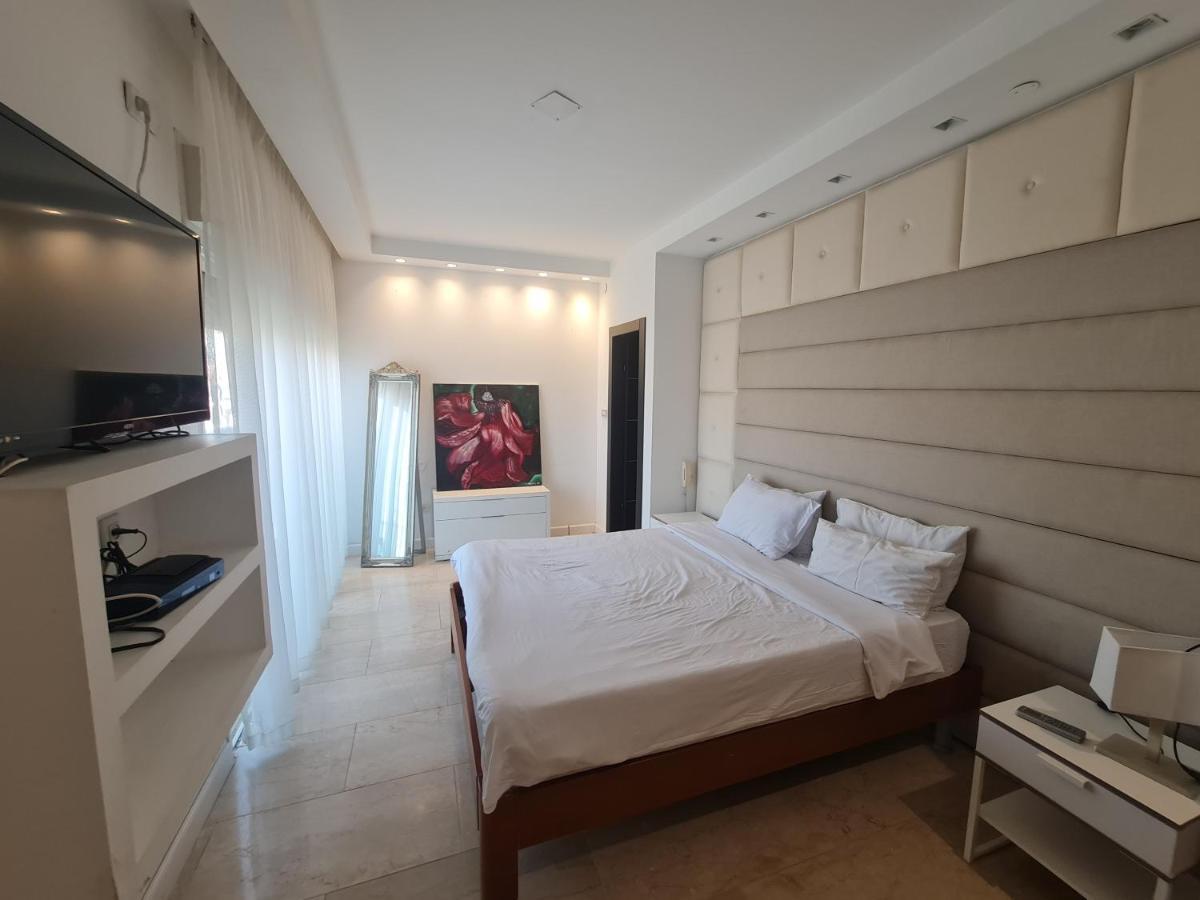 La-Palmore Luxury Apart-Residense Resort With Pool First Line Sea Side 埃拉特 外观 照片